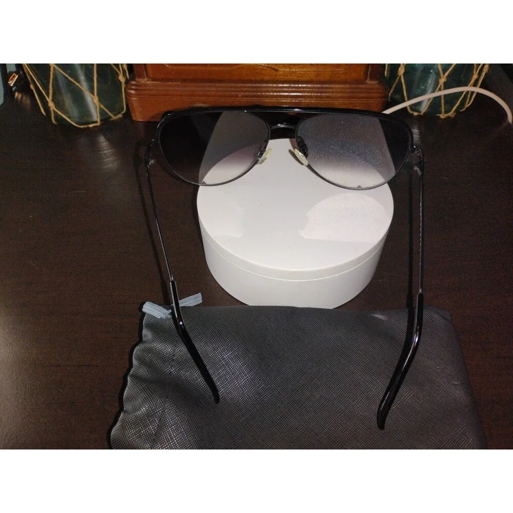 Quay Australia High Key 111 Aviator Sunglasses Black Gradient w/ Case Very Good